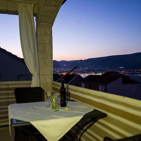 Holidays Apartments Slanada With Terrace And Sea View, Near The Beach & Town Trogir, Free Parking, Quiet Place On Peninsula Ciovo Dış mekan fotoğraf