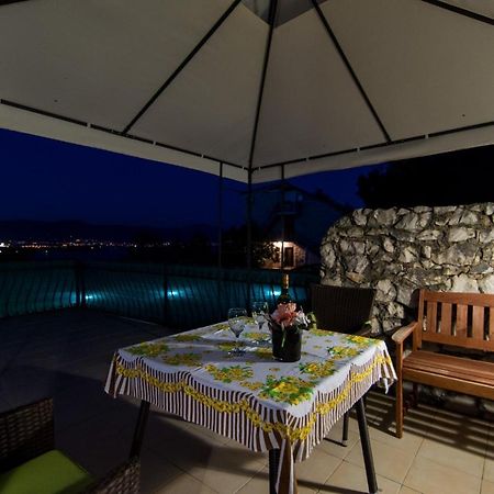 Holidays Apartments Slanada With Terrace And Sea View, Near The Beach & Town Trogir, Free Parking, Quiet Place On Peninsula Ciovo Dış mekan fotoğraf