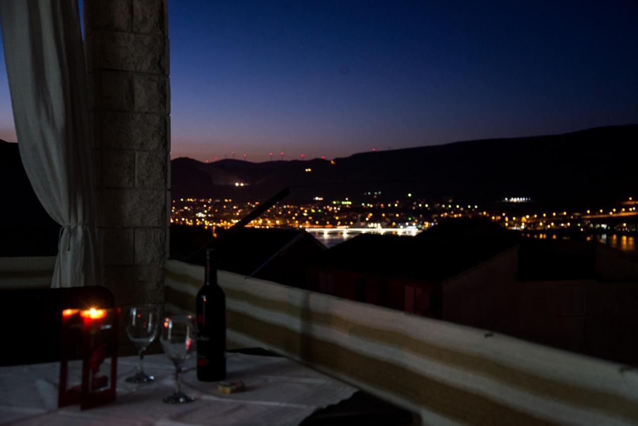 Holidays Apartments Slanada With Terrace And Sea View, Near The Beach & Town Trogir, Free Parking, Quiet Place On Peninsula Ciovo Dış mekan fotoğraf