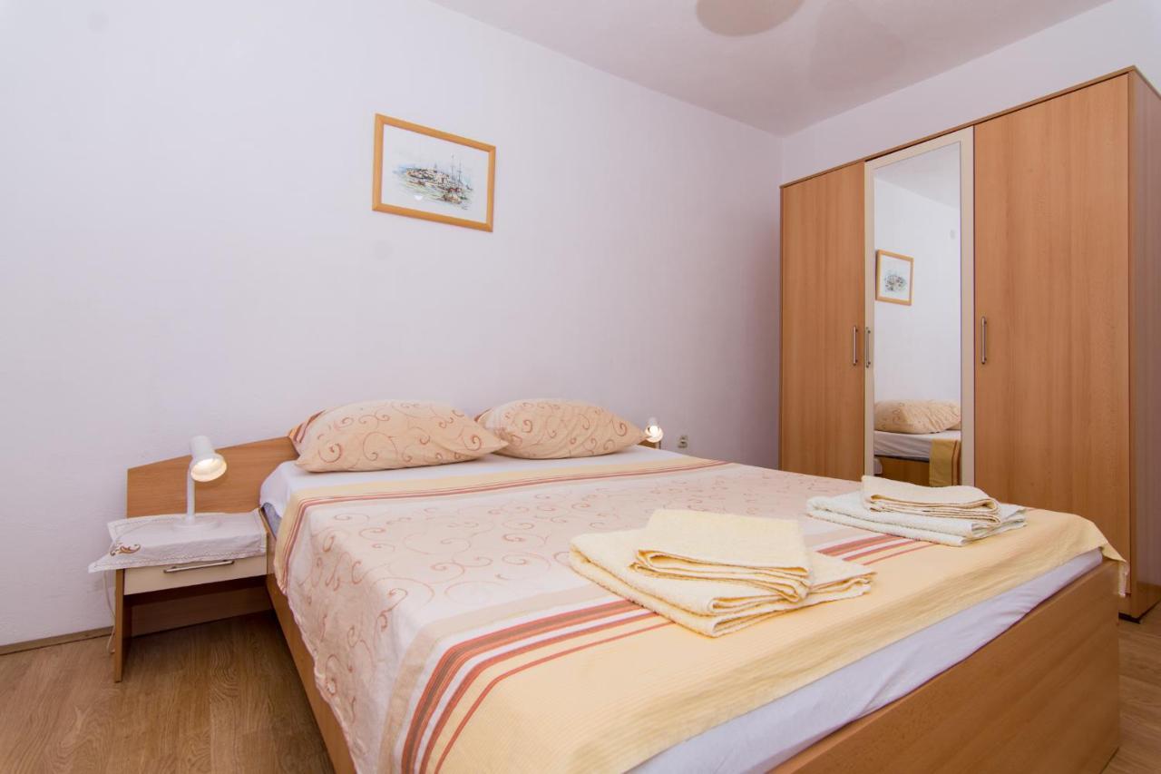 Holidays Apartments Slanada With Terrace And Sea View, Near The Beach & Town Trogir, Free Parking, Quiet Place On Peninsula Ciovo Dış mekan fotoğraf