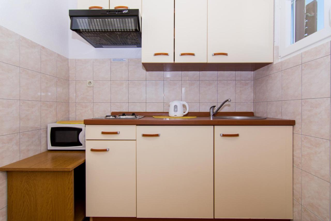 Holidays Apartments Slanada With Terrace And Sea View, Near The Beach & Town Trogir, Free Parking, Quiet Place On Peninsula Ciovo Dış mekan fotoğraf