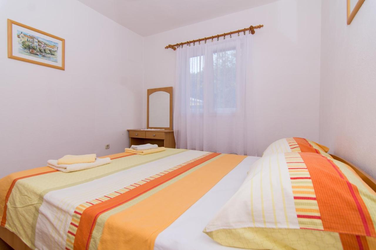 Holidays Apartments Slanada With Terrace And Sea View, Near The Beach & Town Trogir, Free Parking, Quiet Place On Peninsula Ciovo Dış mekan fotoğraf