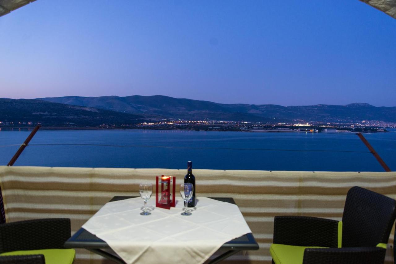 Holidays Apartments Slanada With Terrace And Sea View, Near The Beach & Town Trogir, Free Parking, Quiet Place On Peninsula Ciovo Dış mekan fotoğraf
