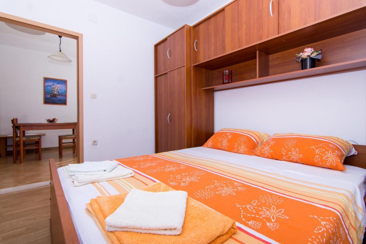 Holidays Apartments Slanada With Terrace And Sea View, Near The Beach & Town Trogir, Free Parking, Quiet Place On Peninsula Ciovo Dış mekan fotoğraf