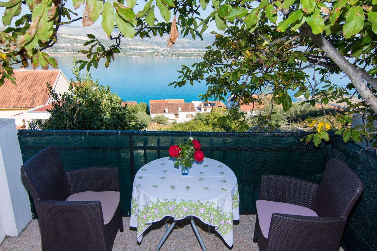 Holidays Apartments Slanada With Terrace And Sea View, Near The Beach & Town Trogir, Free Parking, Quiet Place On Peninsula Ciovo Dış mekan fotoğraf