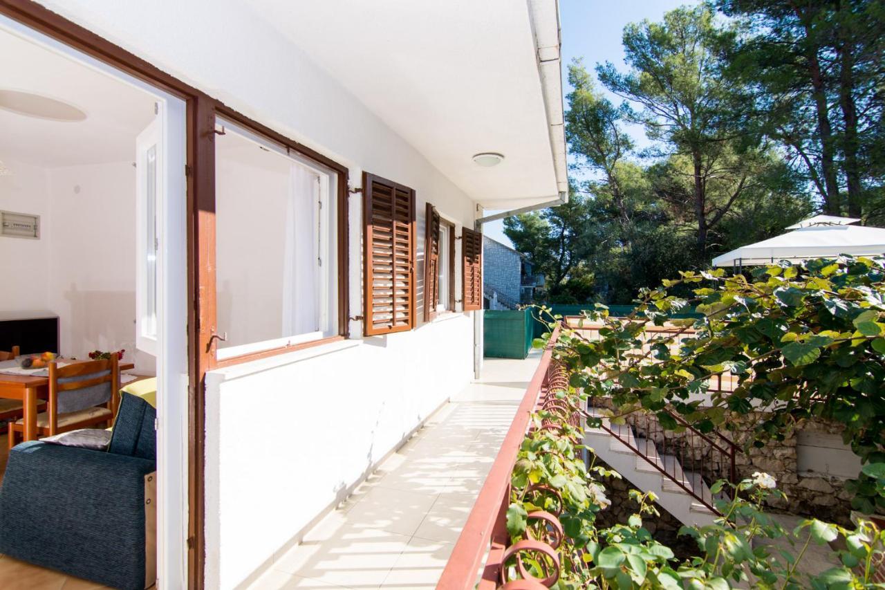 Holidays Apartments Slanada With Terrace And Sea View, Near The Beach & Town Trogir, Free Parking, Quiet Place On Peninsula Ciovo Dış mekan fotoğraf