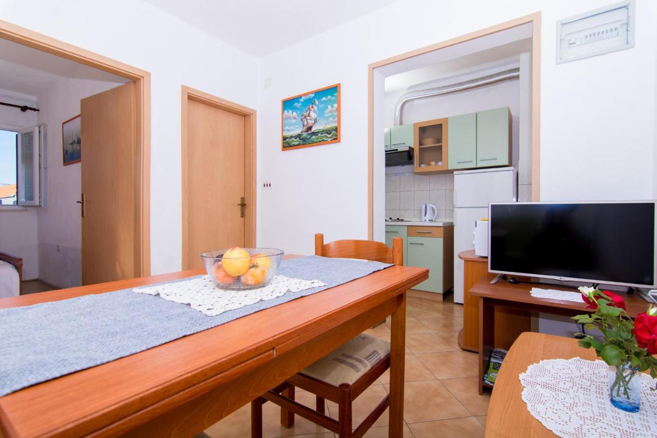 Holidays Apartments Slanada With Terrace And Sea View, Near The Beach & Town Trogir, Free Parking, Quiet Place On Peninsula Ciovo Dış mekan fotoğraf