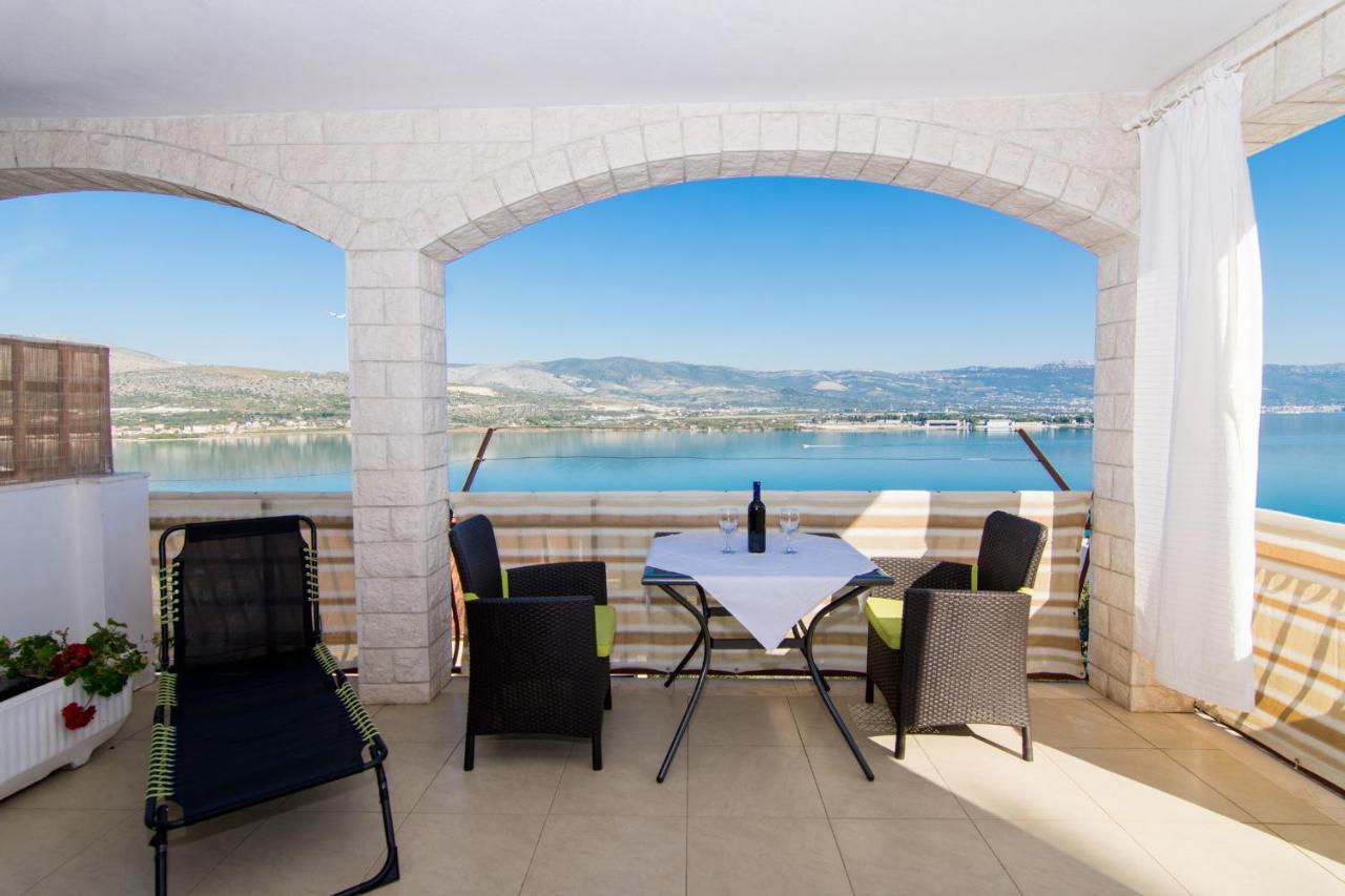 Holidays Apartments Slanada With Terrace And Sea View, Near The Beach & Town Trogir, Free Parking, Quiet Place On Peninsula Ciovo Dış mekan fotoğraf