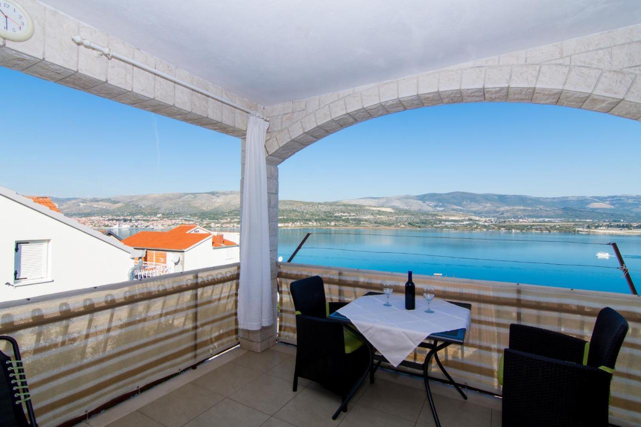 Holidays Apartments Slanada With Terrace And Sea View, Near The Beach & Town Trogir, Free Parking, Quiet Place On Peninsula Ciovo Dış mekan fotoğraf