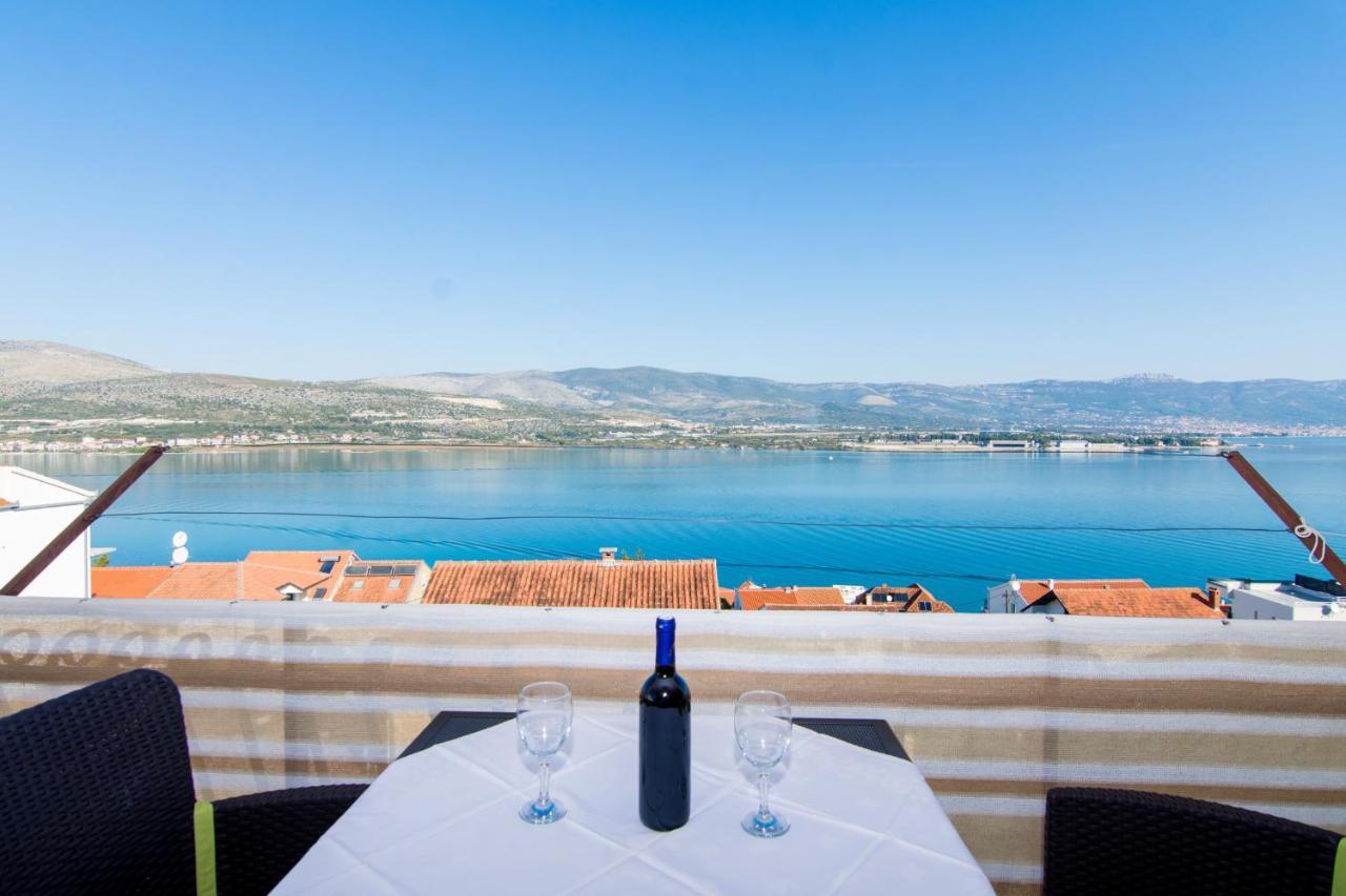 Holidays Apartments Slanada With Terrace And Sea View, Near The Beach & Town Trogir, Free Parking, Quiet Place On Peninsula Ciovo Dış mekan fotoğraf