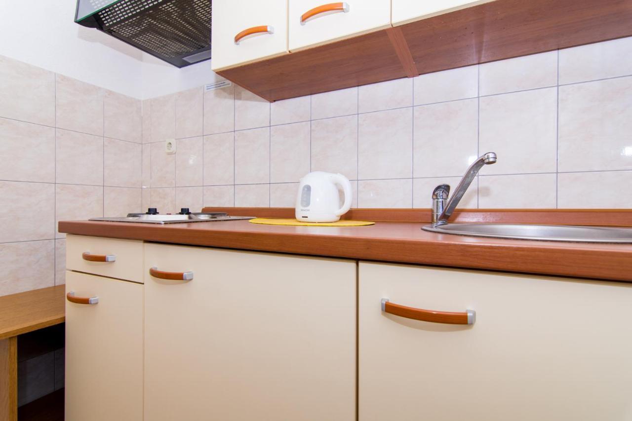 Holidays Apartments Slanada With Terrace And Sea View, Near The Beach & Town Trogir, Free Parking, Quiet Place On Peninsula Ciovo Dış mekan fotoğraf