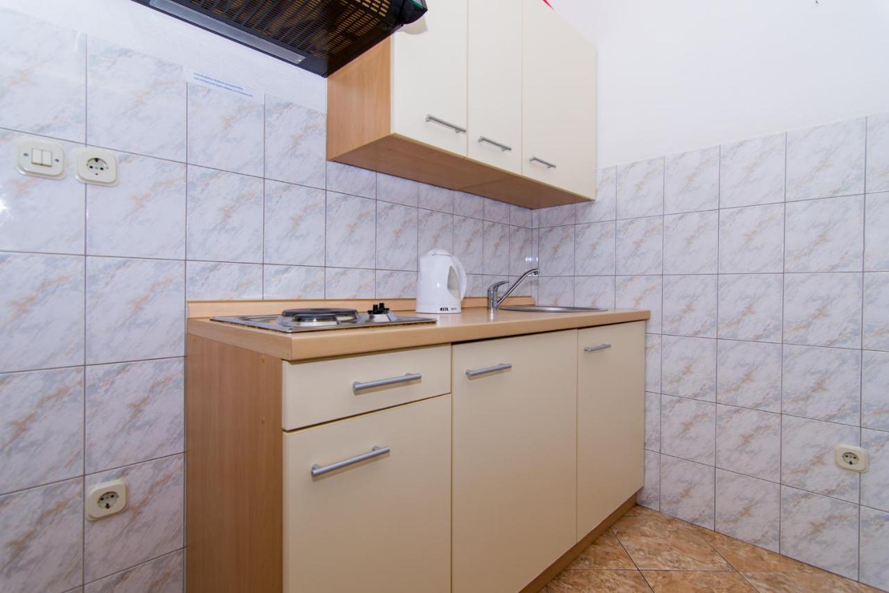 Holidays Apartments Slanada With Terrace And Sea View, Near The Beach & Town Trogir, Free Parking, Quiet Place On Peninsula Ciovo Dış mekan fotoğraf