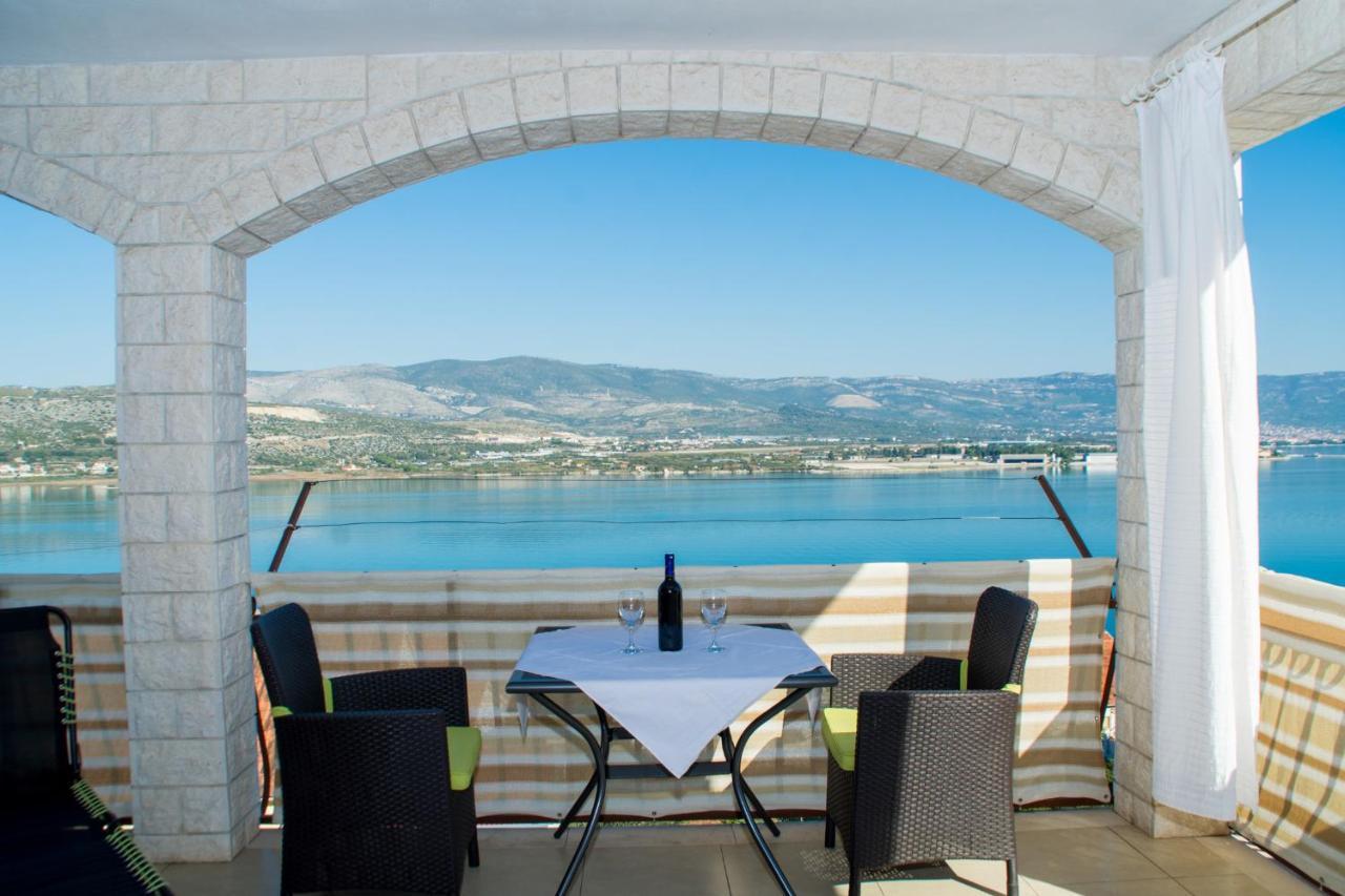 Holidays Apartments Slanada With Terrace And Sea View, Near The Beach & Town Trogir, Free Parking, Quiet Place On Peninsula Ciovo Dış mekan fotoğraf