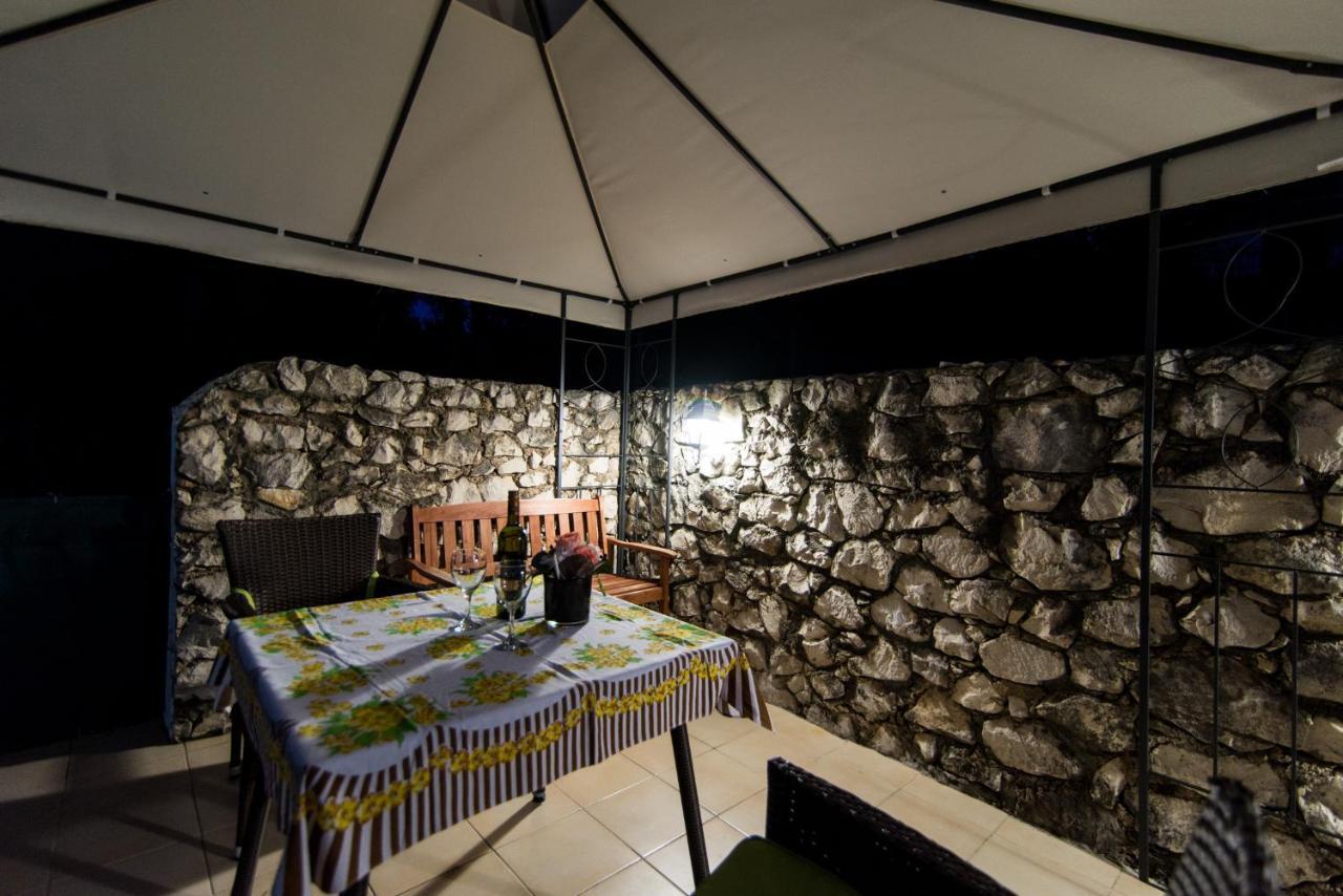 Holidays Apartments Slanada With Terrace And Sea View, Near The Beach & Town Trogir, Free Parking, Quiet Place On Peninsula Ciovo Dış mekan fotoğraf