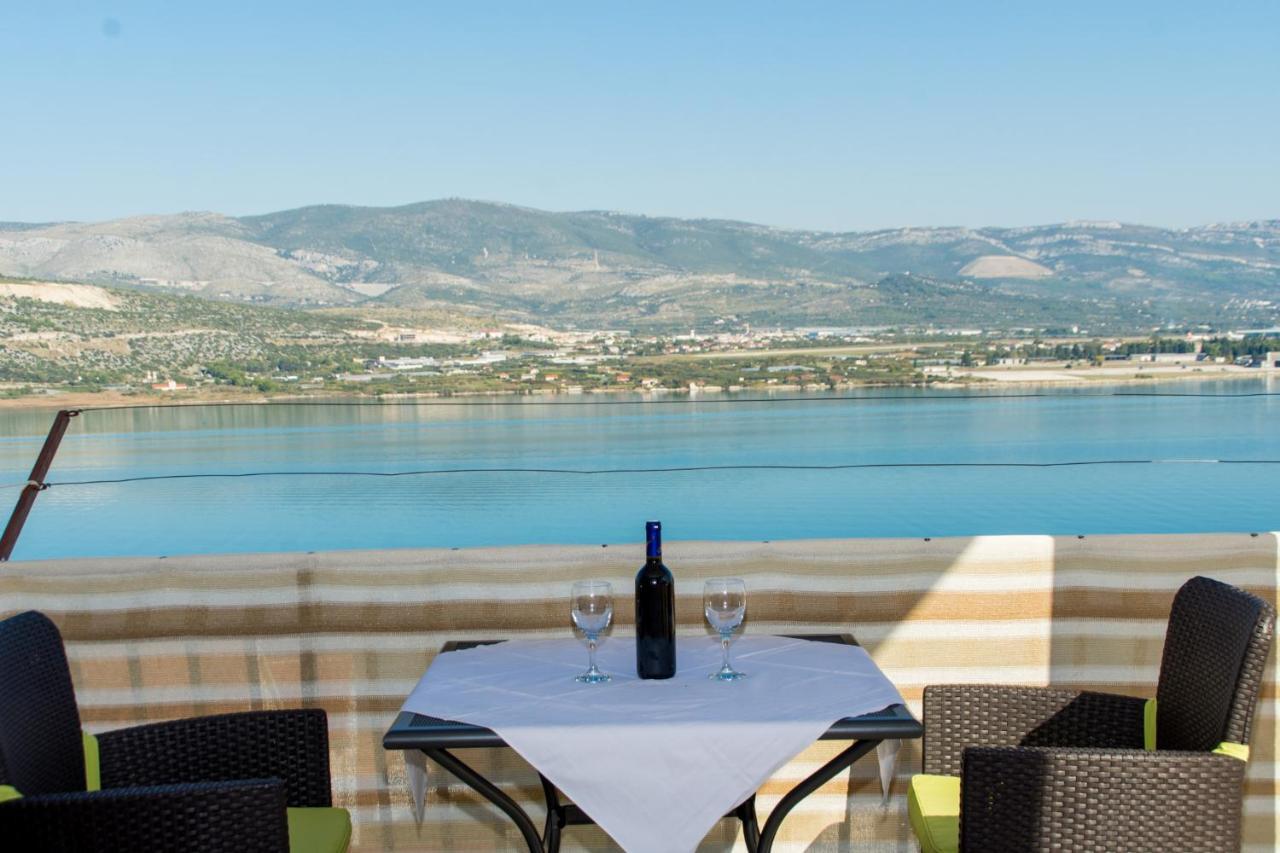 Holidays Apartments Slanada With Terrace And Sea View, Near The Beach & Town Trogir, Free Parking, Quiet Place On Peninsula Ciovo Dış mekan fotoğraf